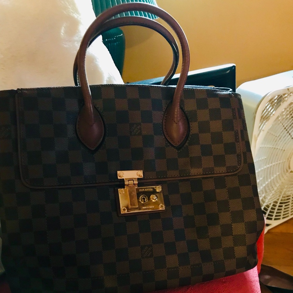 LV tote
